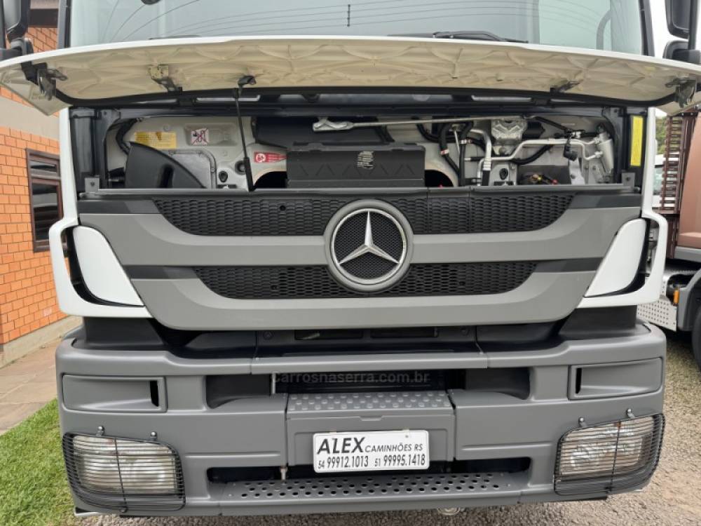 MERCEDES-BENZ - AXOR 3344 - 2022/2023 - Branca - R$ 675.000,00