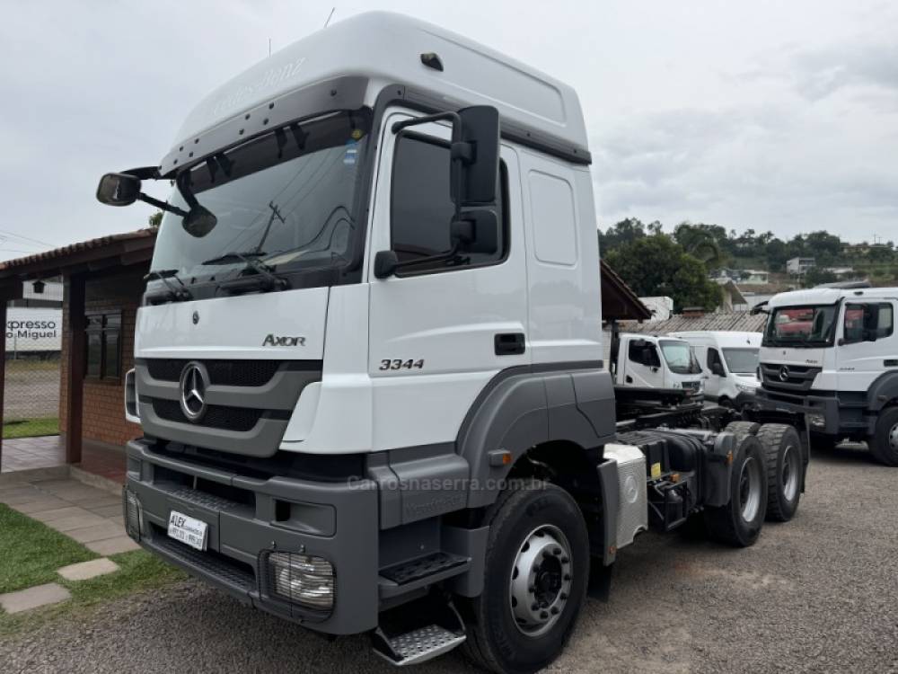 MERCEDES-BENZ - AXOR 3344 - 2022/2023 - Branca - R$ 675.000,00