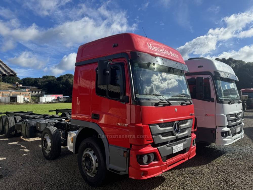 MERCEDES-BENZ - ATEGO 3030 - 2020/2020 - Vermelha - R$ 485.000,00