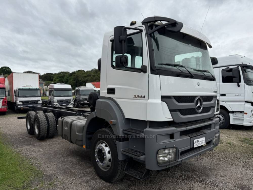 MERCEDES-BENZ - AXOR 3344 - 2018/2018 - Branca - R$ 395.000,00