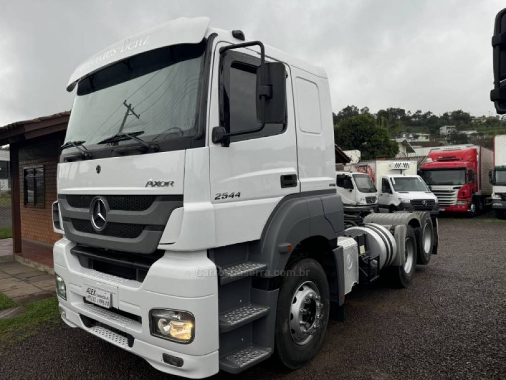 MERCEDES-BENZ - AXOR 2544 - 2013/2013 - Branca - R$ 279.500,00