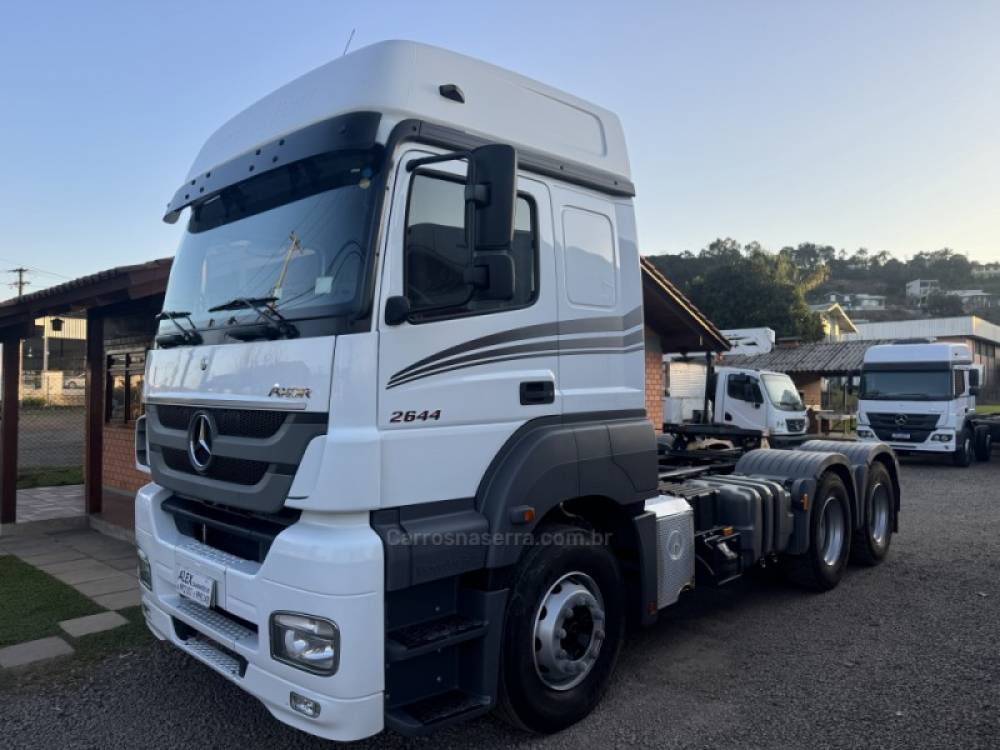 MERCEDES-BENZ - AXOR 2644 - 2022/2023 - Branca - R$ 650.000,00