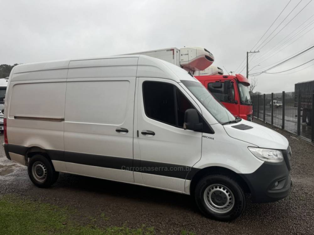 MERCEDES-BENZ - SPRINTER - 2021/2022 - Branca - R$ 232.500,00