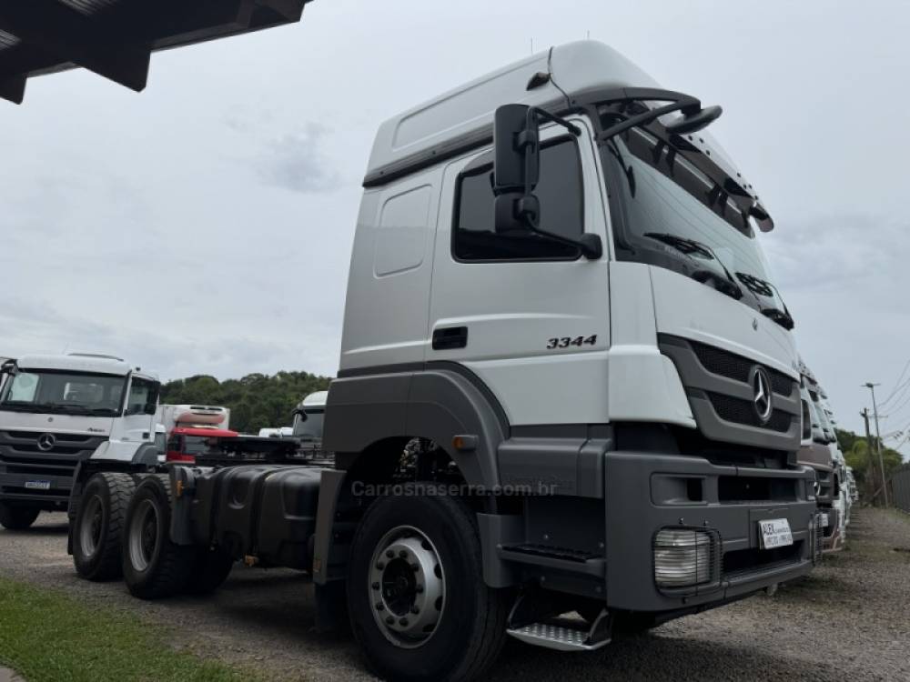 MERCEDES-BENZ - AXOR 3344 - 2022/2023 - Branca - R$ 675.000,00