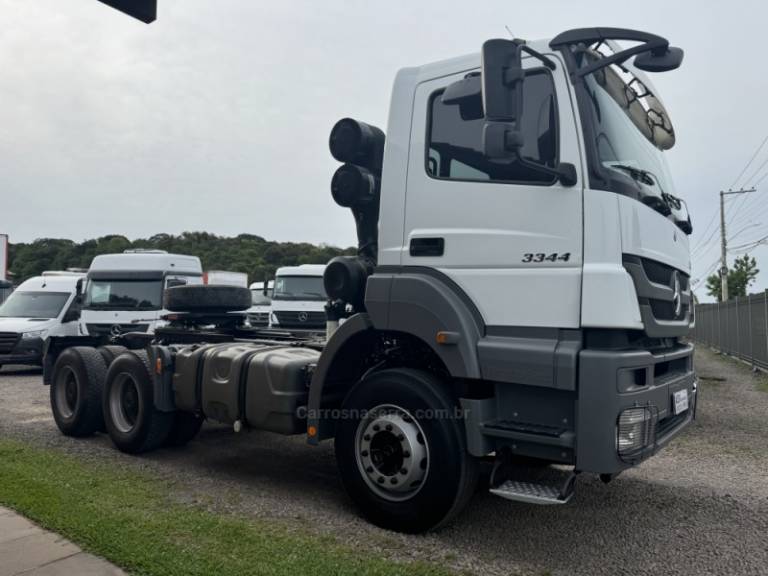 MERCEDES-BENZ - AXOR 3344 - 2022/2022 - Branca - R$ 625.000,00